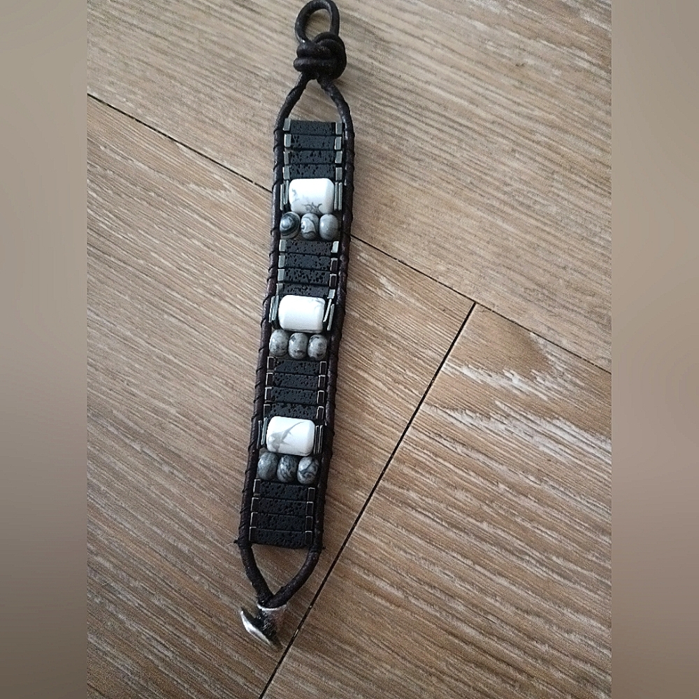 Leather hematite and howlite beaded bracelet